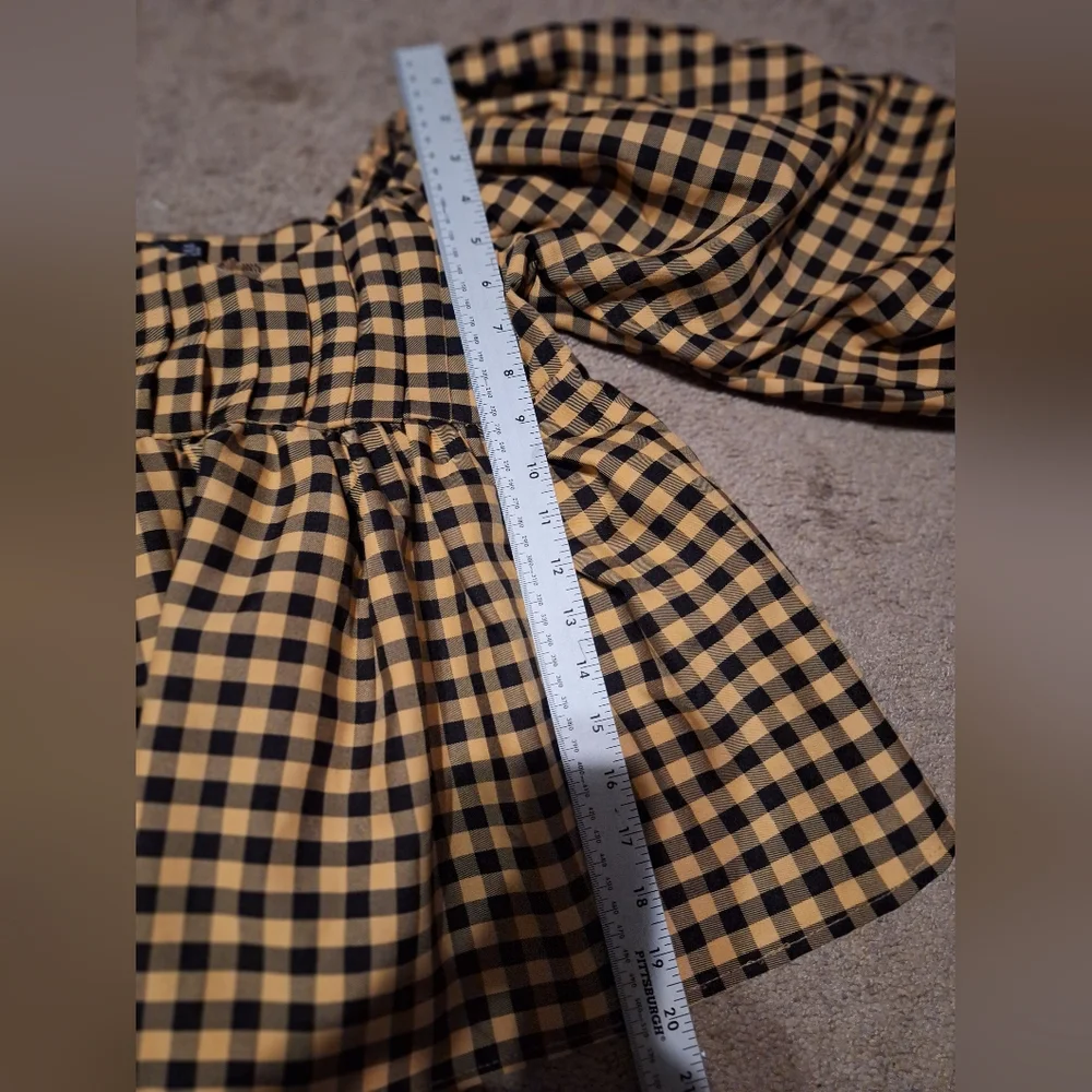 Nasty Gal Black and Tan And Orange Blend  Checkered Puff Sleeve Crop Top